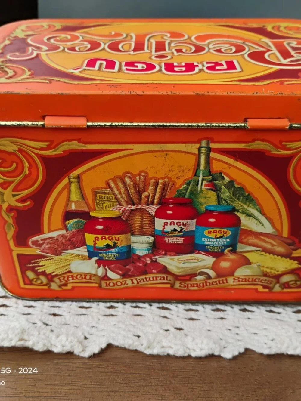 vintage Ragu metal recipe box w recipe contents included 1980s made England